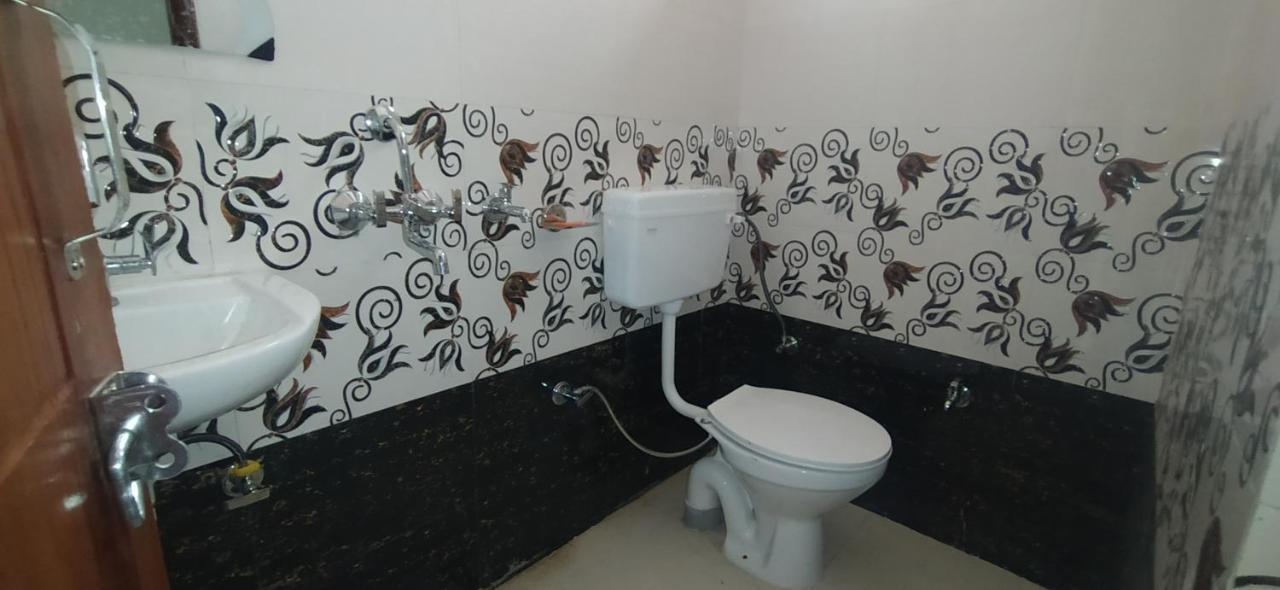 Hotel Comfort Inn Homestay เดห์ราดุน ภายนอก รูปภาพ