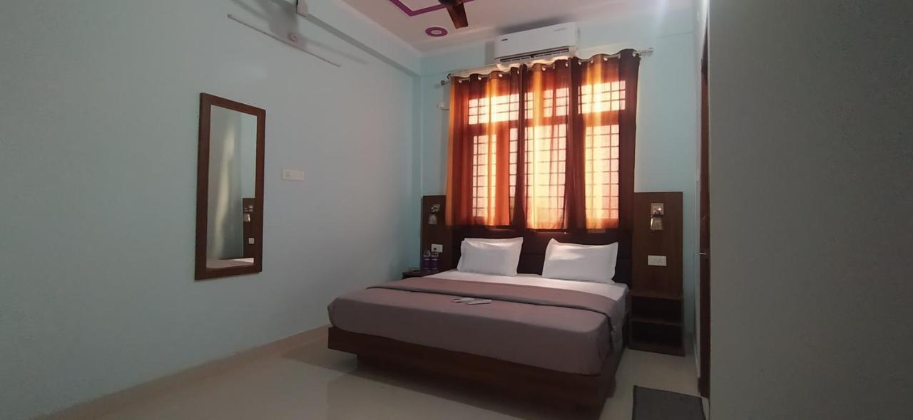Hotel Comfort Inn Homestay เดห์ราดุน ภายนอก รูปภาพ