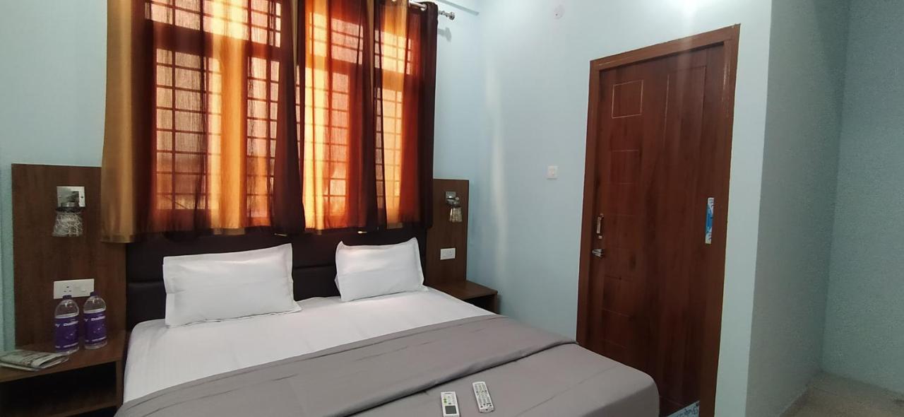 Hotel Comfort Inn Homestay เดห์ราดุน ภายนอก รูปภาพ
