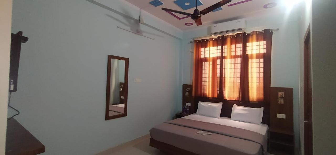 Hotel Comfort Inn Homestay เดห์ราดุน ภายนอก รูปภาพ