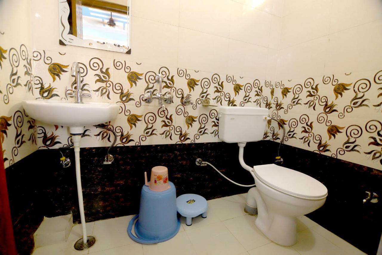 Hotel Comfort Inn Homestay เดห์ราดุน ภายนอก รูปภาพ